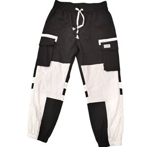 ---

Black‎ & White "DESIGN Innovation" Colorblock Cargo Joggers – Size L
